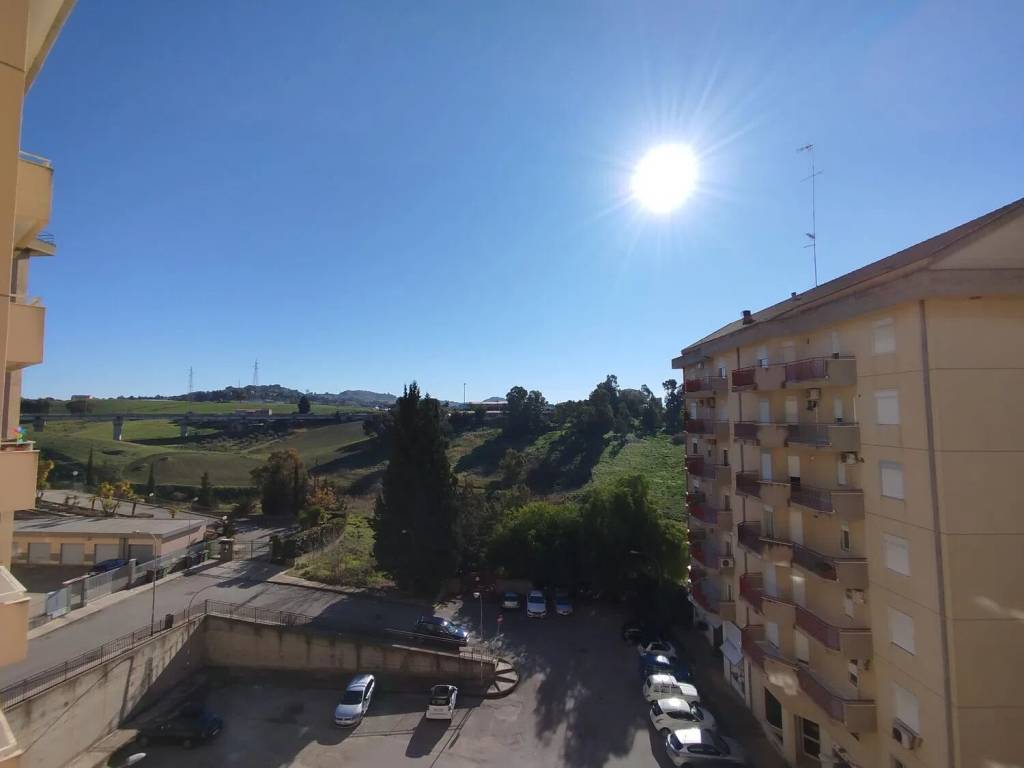 Appartamento a Caltanissetta in Via Raffaello, 26 - Foto 2