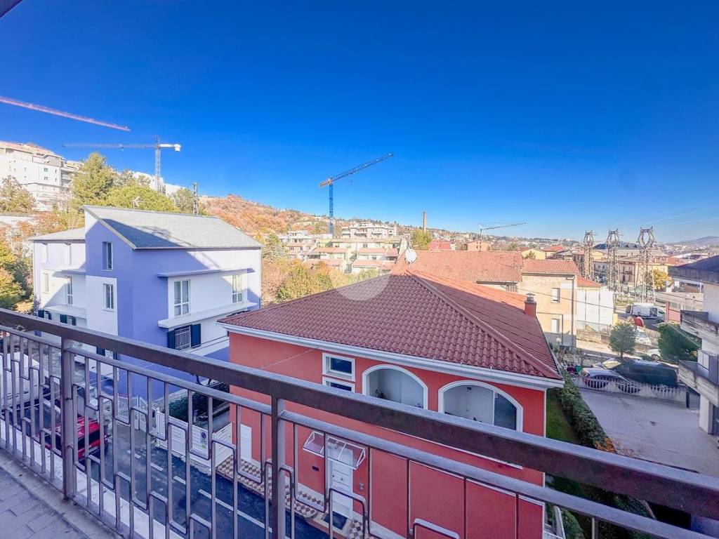Appartamento a Teramo in Via Montorio, 9 - Foto 2