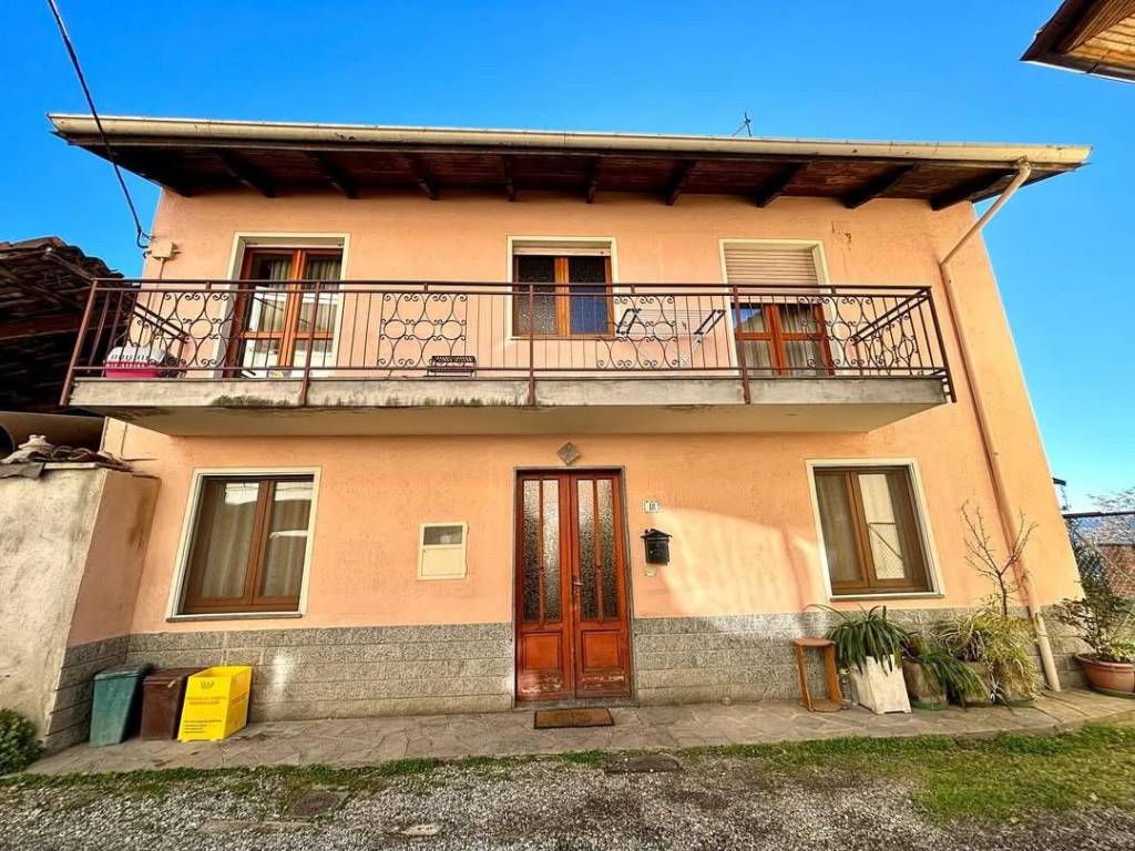 Villa a Occhieppo inferiore in Via Papa Giovanni XXIII, 18 - Foto 2