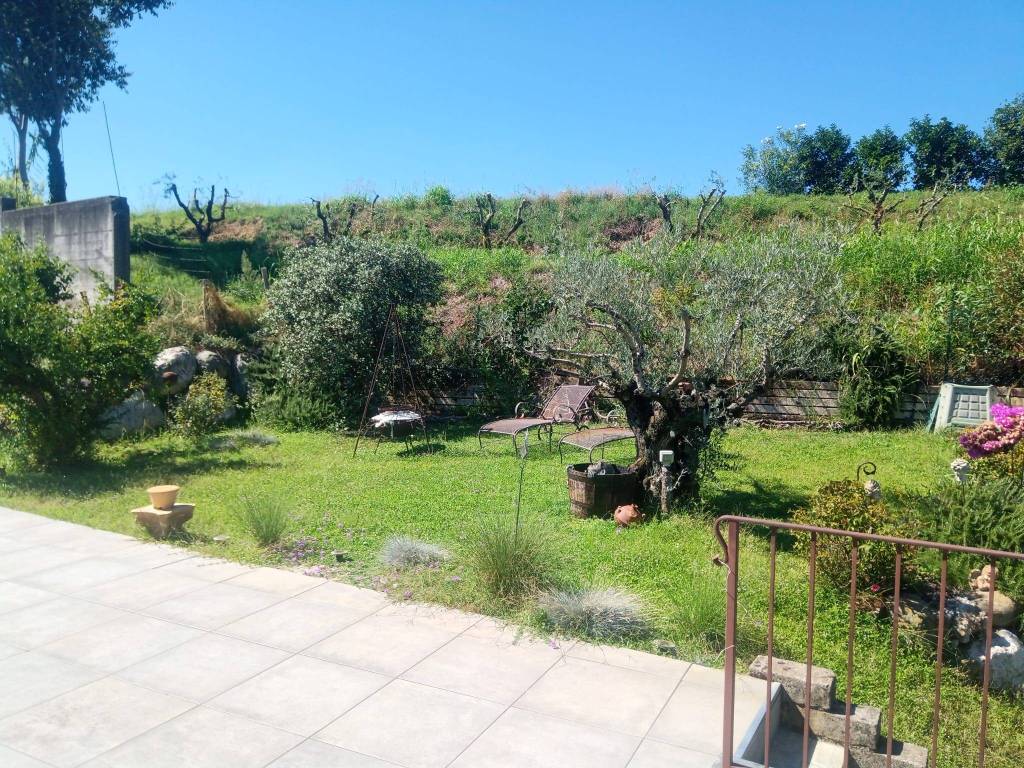 Casa indipendente a Polpenazze del garda in Vicolo Olivieri - Foto 2