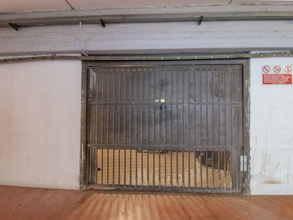 Box / garage a Bologna in Via San Donato, 46 - Foto 2