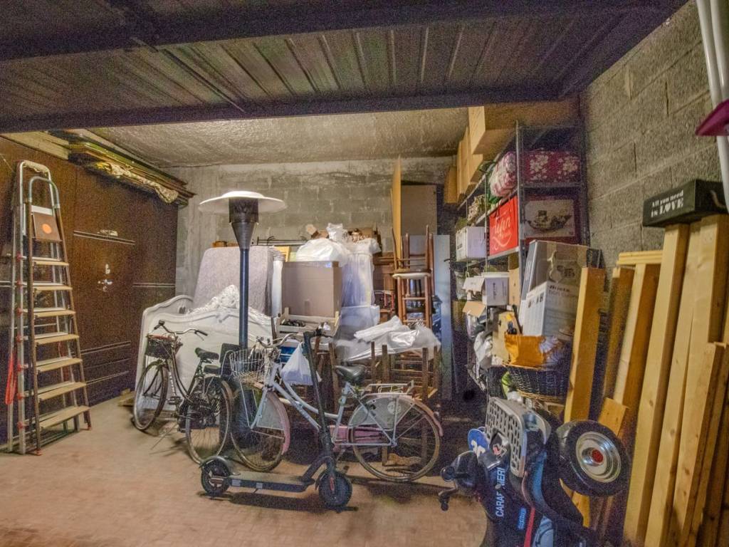 Box / garage a Bologna in Via San Donato, 46 - Foto 3