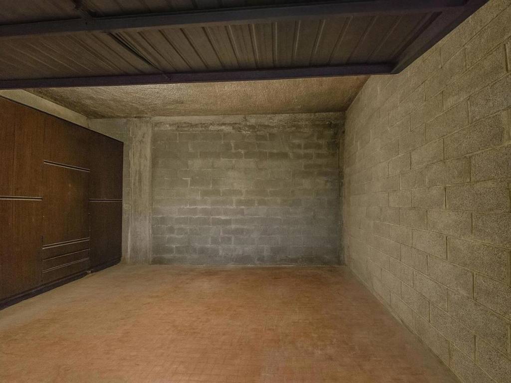 Box / garage a Bologna in Via San Donato, 46 - Foto 4