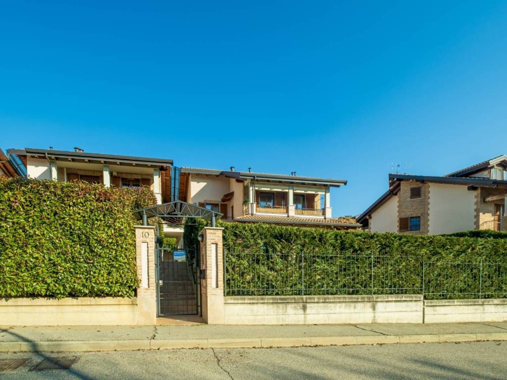 Appartamento a Pecetto torinese in piazza unità d'italia, 10 - Foto 2