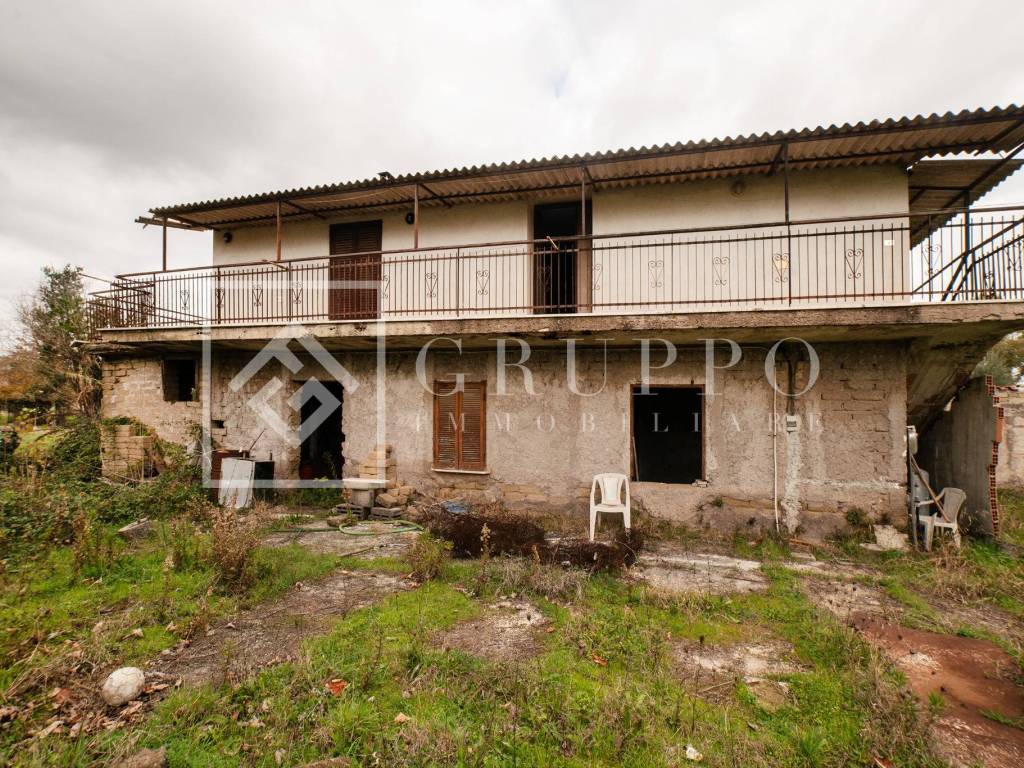 Villa a Aprilia in Via Chiarore, 9 - Foto 4