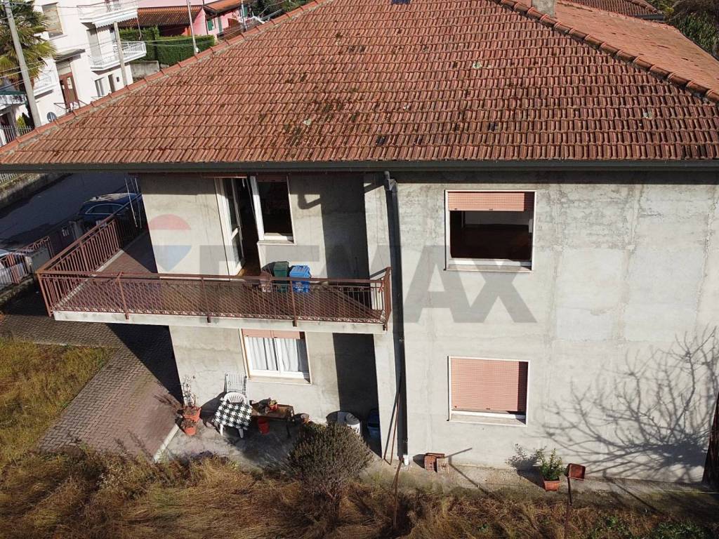 Villa a Biandronno in VIA ALDO MORO, 7 - Foto 2