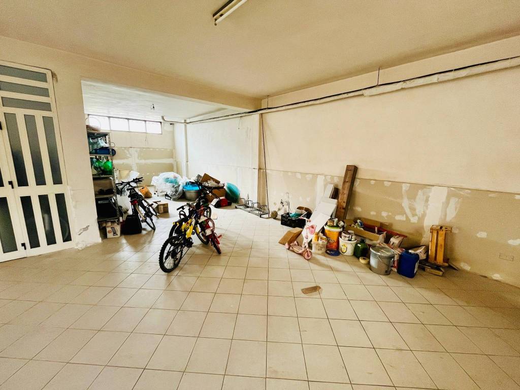 Box / garage a Capurso in Via Camillo Benso di Cavour - Foto 3