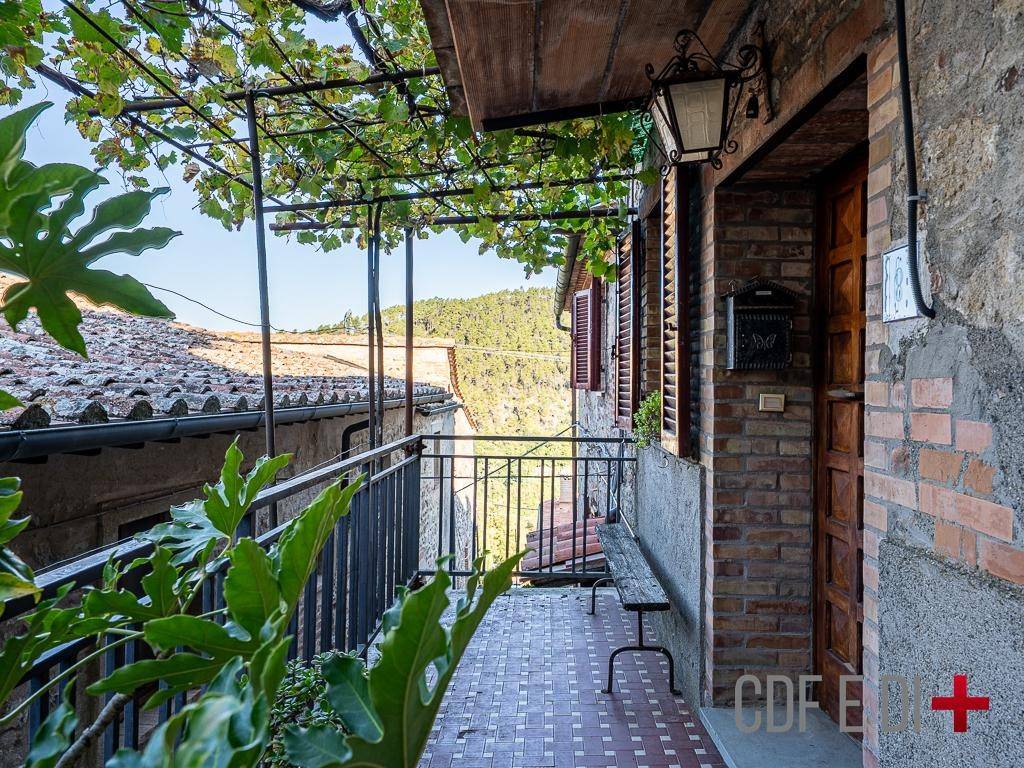Appartamento a Castelnuovo di val di cecina in Via Maggio - Foto 4