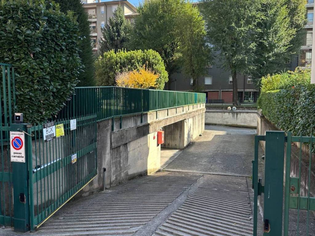 Box / garage a Bergamo in Via Comin Ventura, 1 - Foto 5