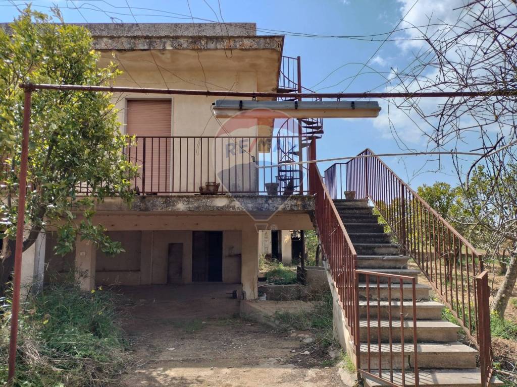 Casa indipendente a Comiso in C/da Monacazza - Foto 4