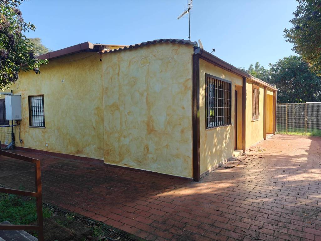 Villa a Ardea in Via Pontina Vecchia - Foto 3