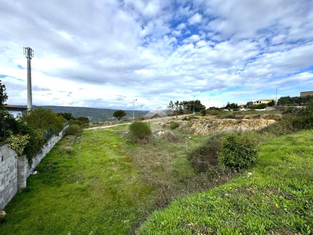 Terreno a Nuoro in Viale Degli Oleandri, 82 - Foto 3