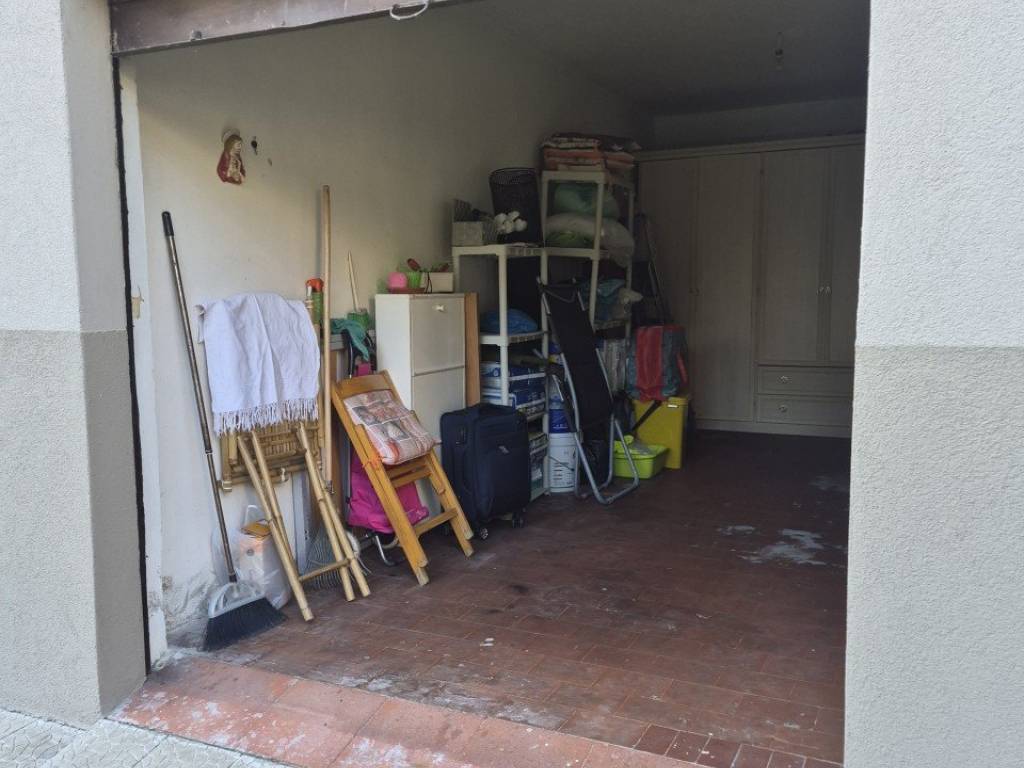 Box / garage a Pistoia in VIA DELLO STADIO, 10 - Foto 2