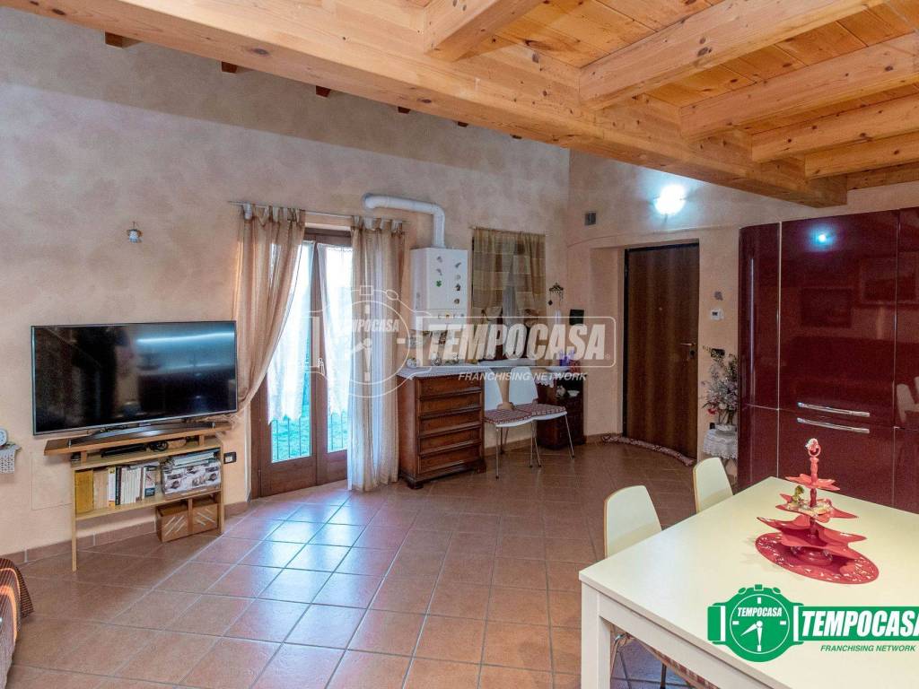 Appartamento a Oleggio in Via Santo Stefano 95 - Foto 3