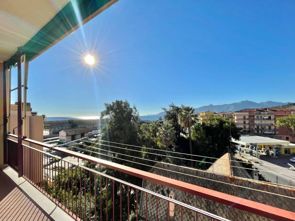 Appartamento a Pietra ligure in Via Santa Maria Giuseppa Rossella - Foto 2