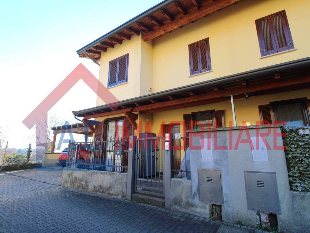 Villetta a schiera a Vergiate in Via Amilcare Ponchielli, 1 - Foto 2