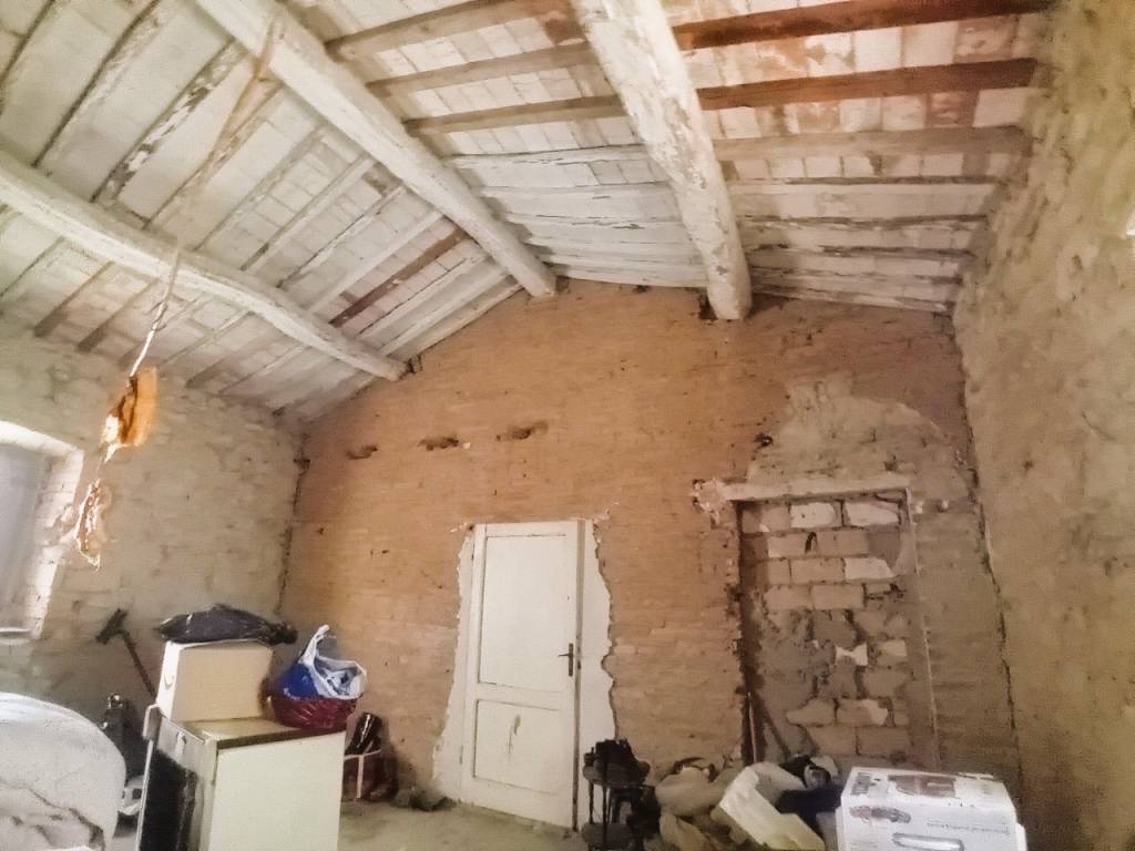 Rustico / casale a Tuoro sul trasimeno in località Sanguineto - Foto 5