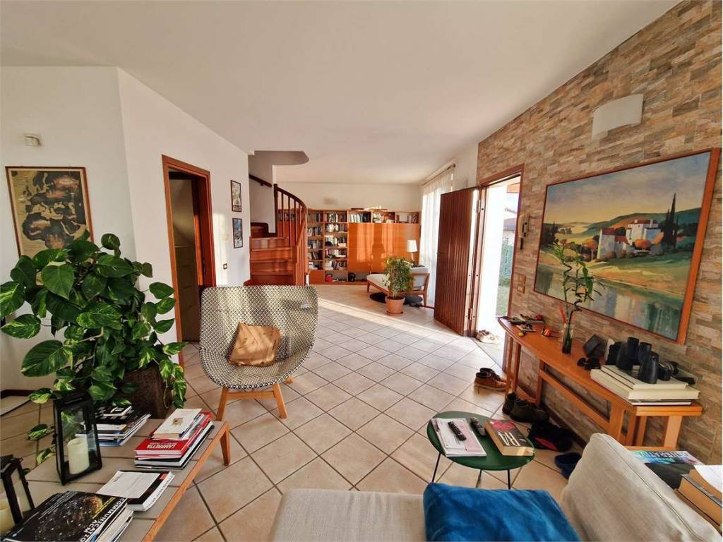 Villa a Cittiglio in Via 4 Novembre - Foto 4
