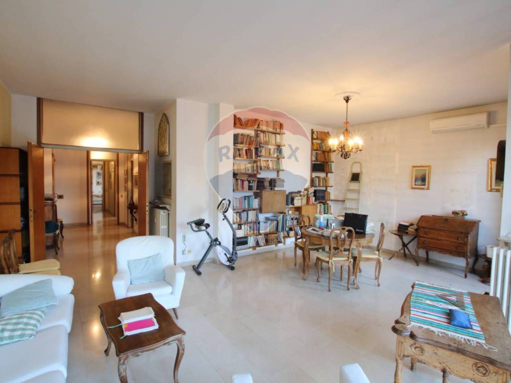 Appartamento a Saronno in via Cav. Felice Carcano, 13 - Foto 4