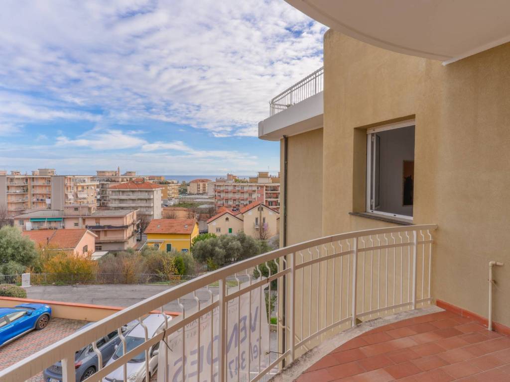 Appartamento a Albenga in Via Donatello, 15 - Foto 2