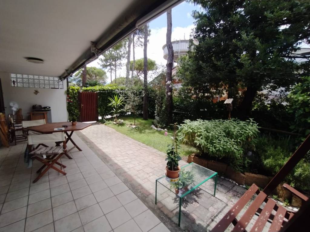 Appartamento a Lignano sabbiadoro in Via dei Pini, 27 - Foto 3