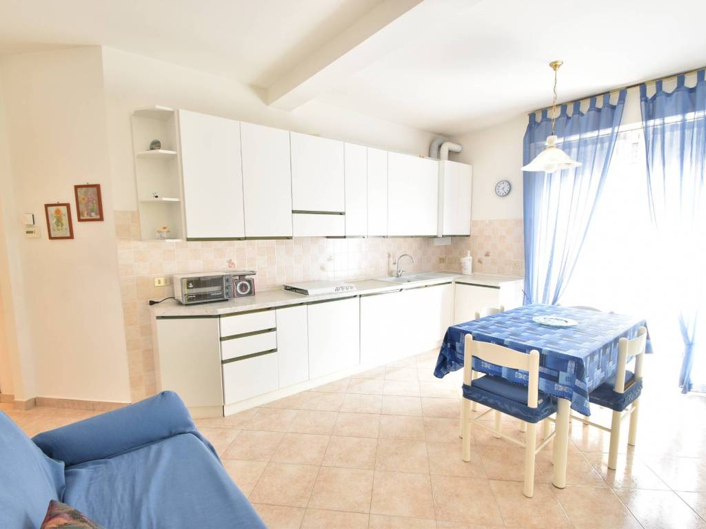 Appartamento a Loano in Via Giosuè Carducci - Foto 2