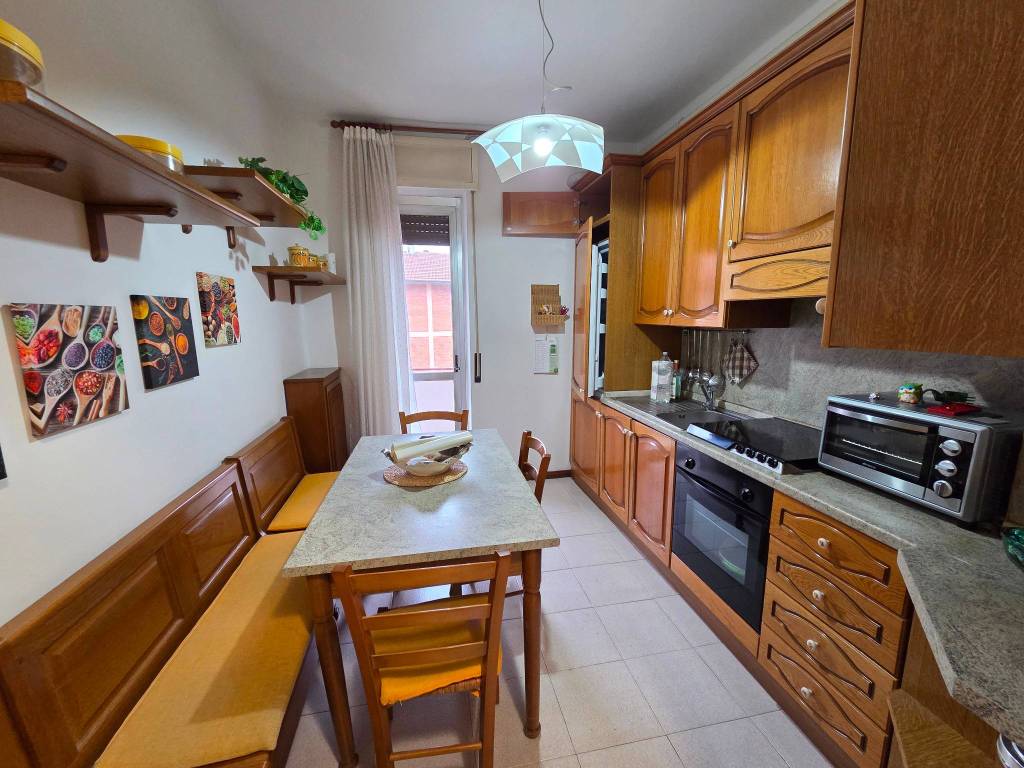Appartamento a Saronno in Via Carlo Marx, 33 - Foto 2