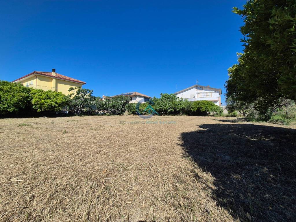 Terreno a Borgia in Via Giovanni Falcone, 39 - Foto 3