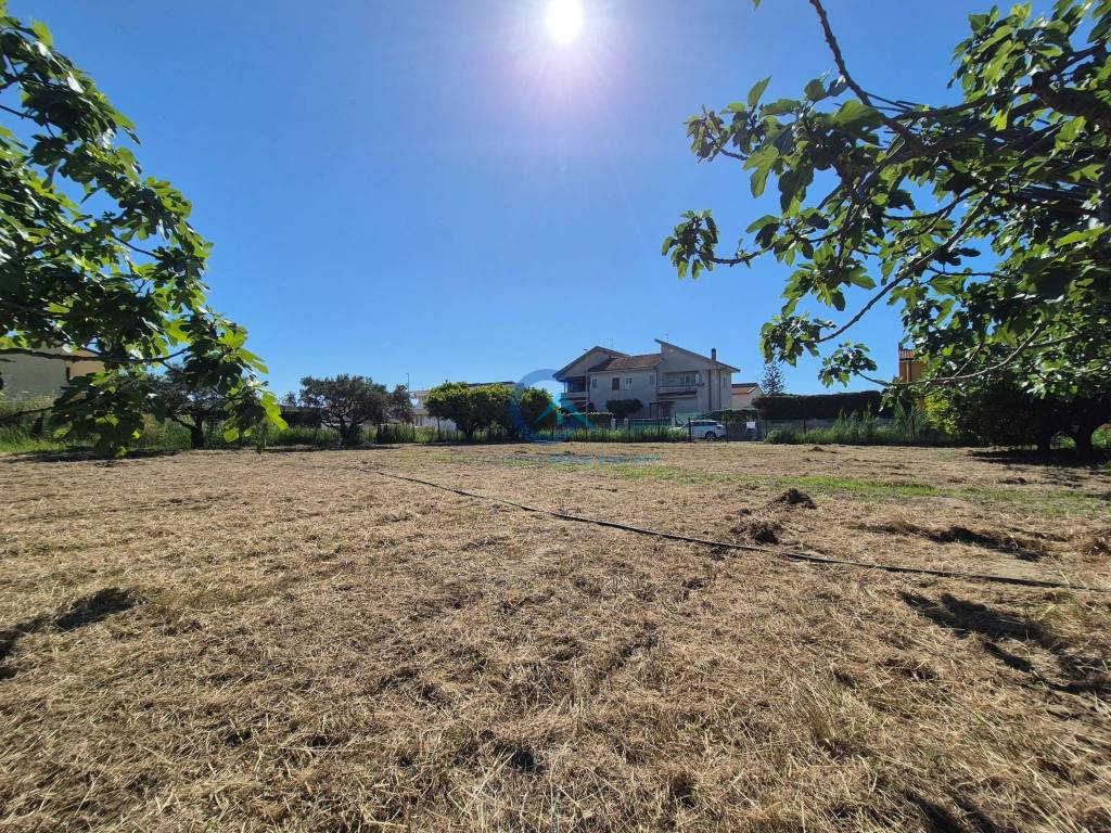 Terreno a Borgia in Via Giovanni Falcone, 39 - Foto 5