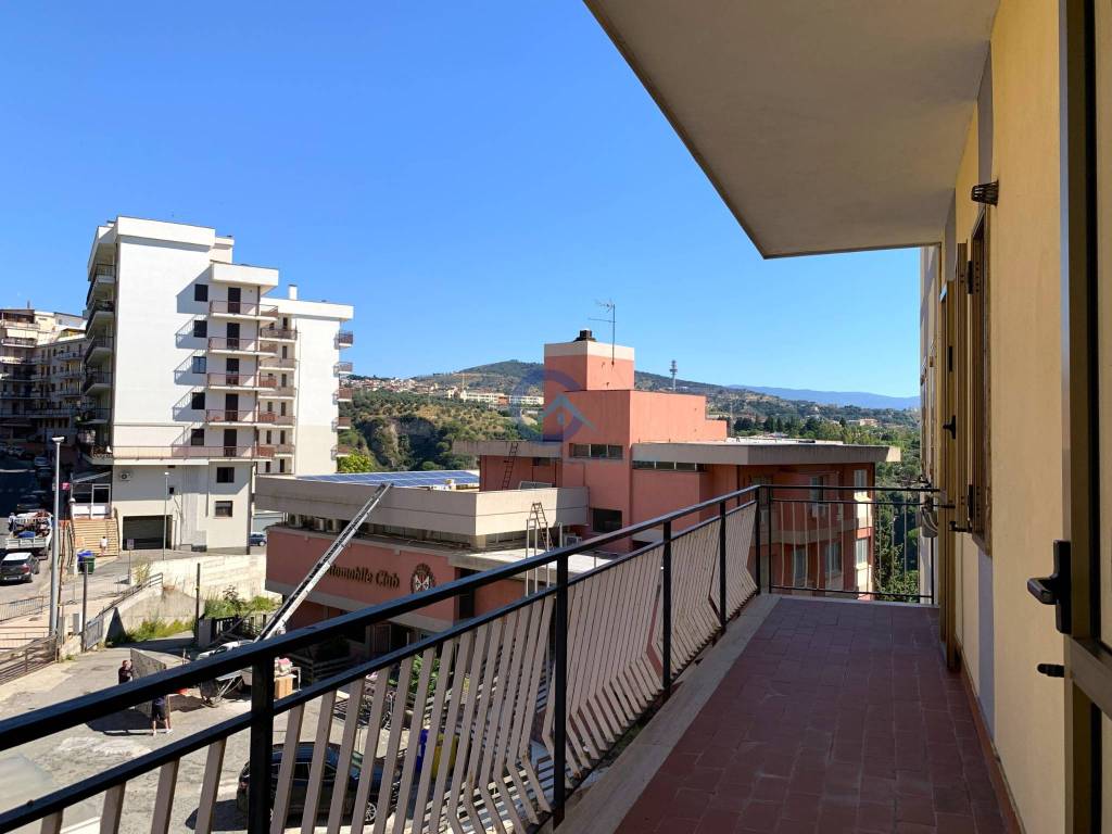 Appartamento a Catanzaro in Viale dei Normanni, 135 - Foto 3