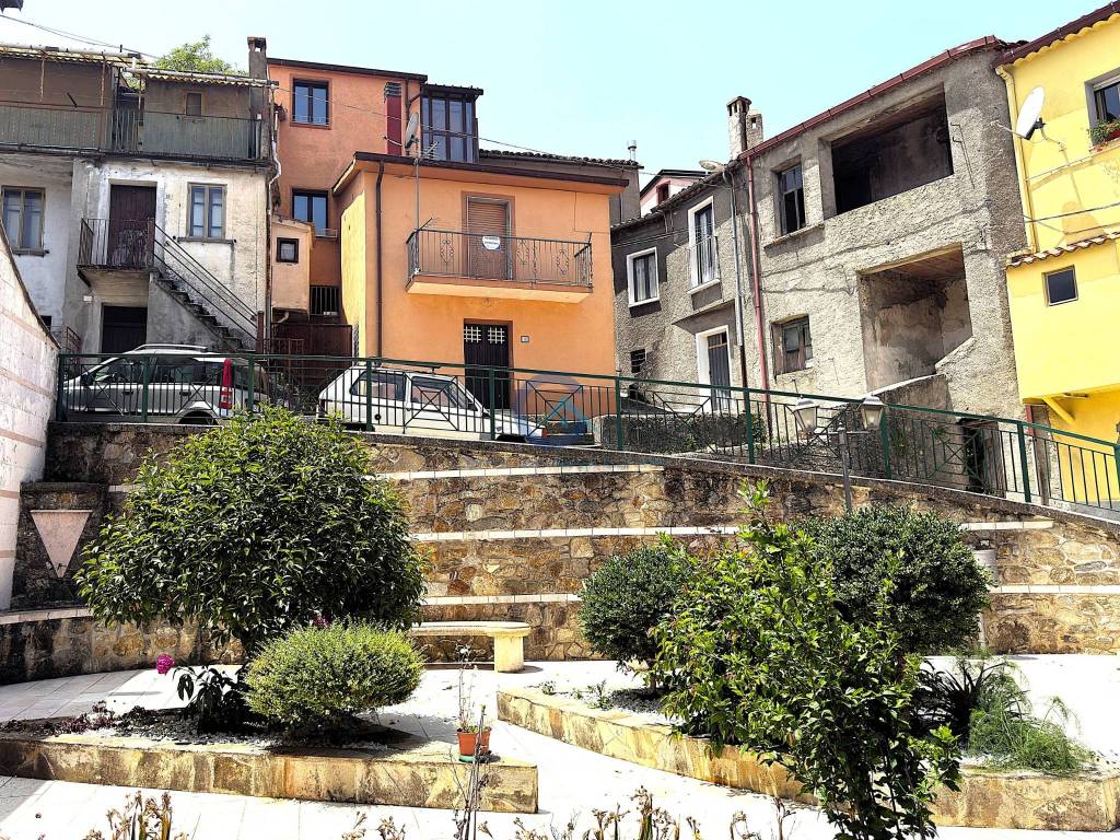 Casa indipendente a Carlopoli in Via Partenope, 17 - Foto 2