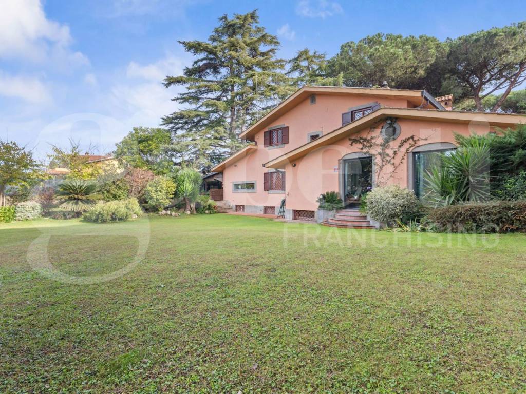 Villa a Marino in Via Appia Nuova , SNC - Foto 2
