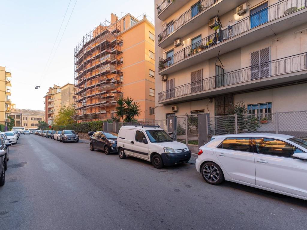 Appartamento a Catania in Via Eleonora d'Angiò, 7 - Foto 3
