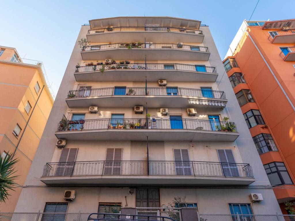 Appartamento a Catania in Via Eleonora d'Angiò, 7 - Foto 4
