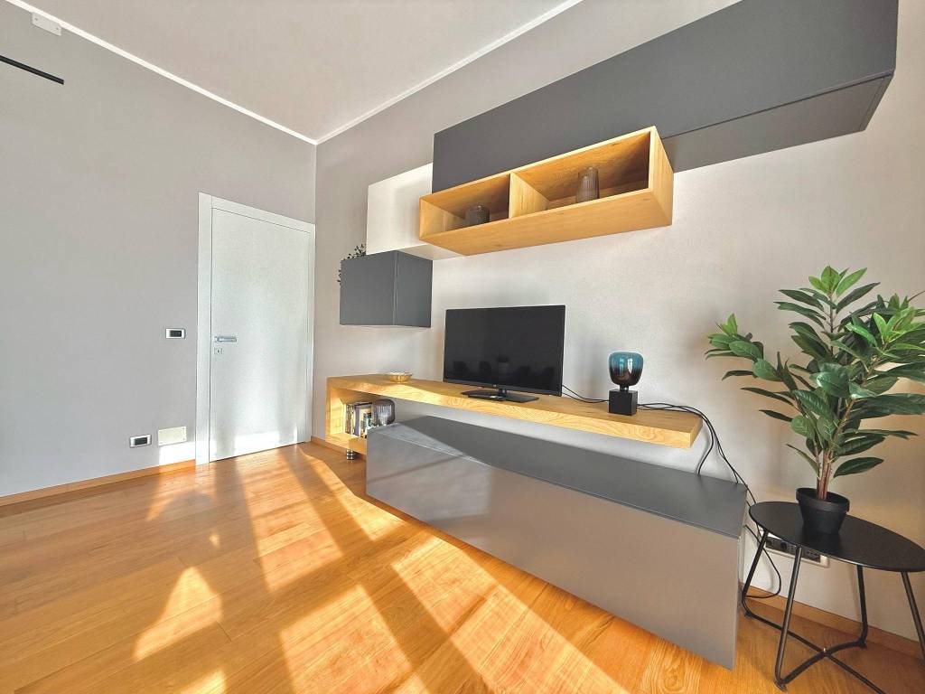 Appartamento a Verbania in Via Annibale Rosa, 18 - Foto 2