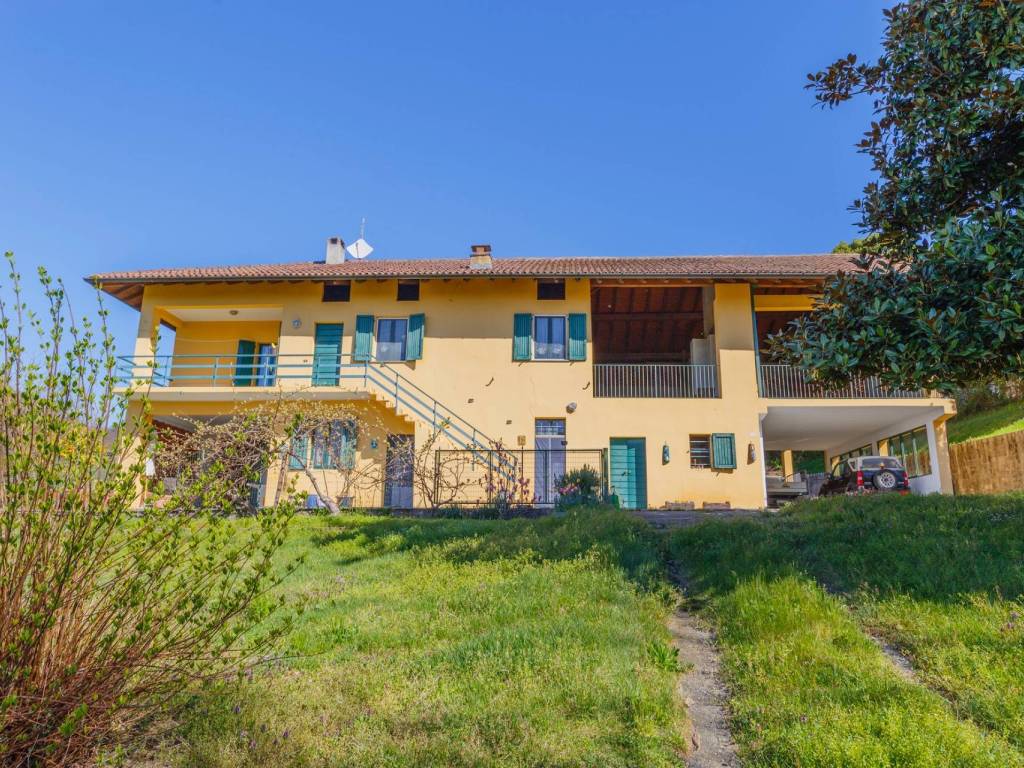 Villa a Angera in Via Castellana - Foto 2