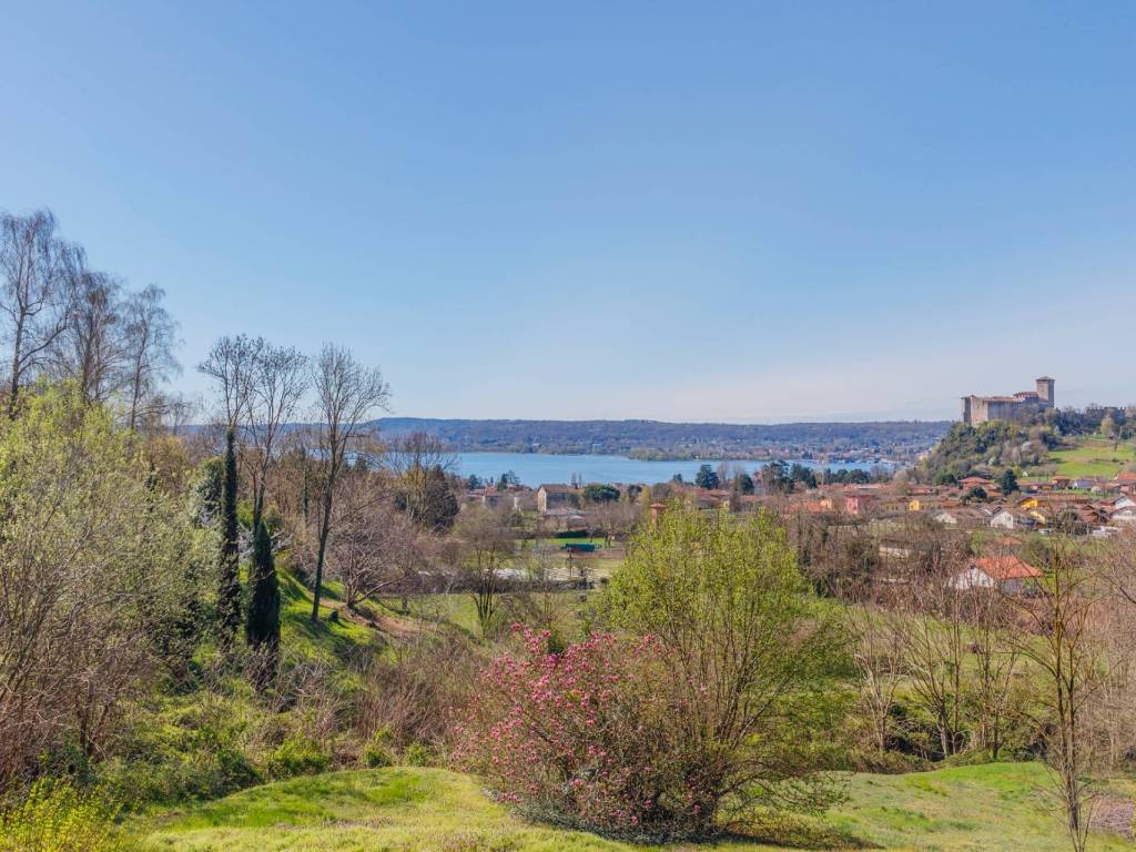 Villa a Angera in Via Castellana - Foto 4