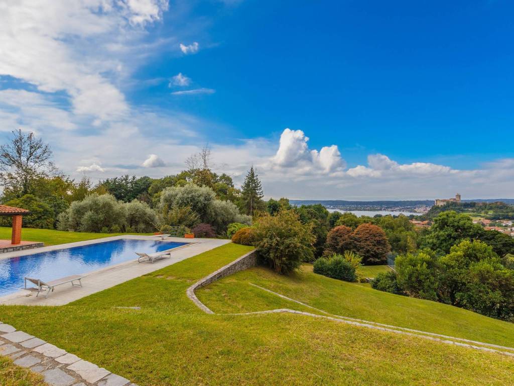 Villa a Angera in VIA VALCASTELLANA - Foto 3