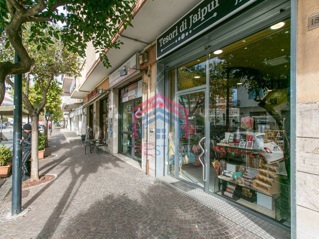 Immobile a Pomezia in Via Roma, 188 - Foto 2