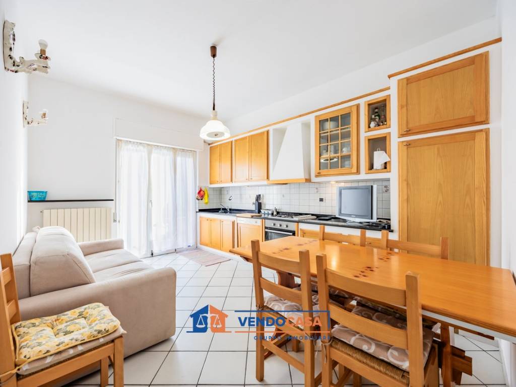 Appartamento a Albissola marina in Viale Faraggiana, 16 - Foto 2