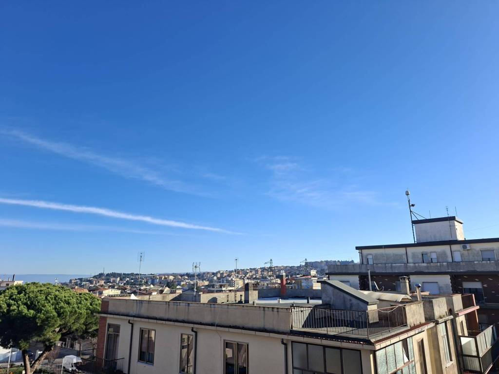 Appartamento a Vibo valentia in Via Giovanni Gentile, 23 - Foto 2