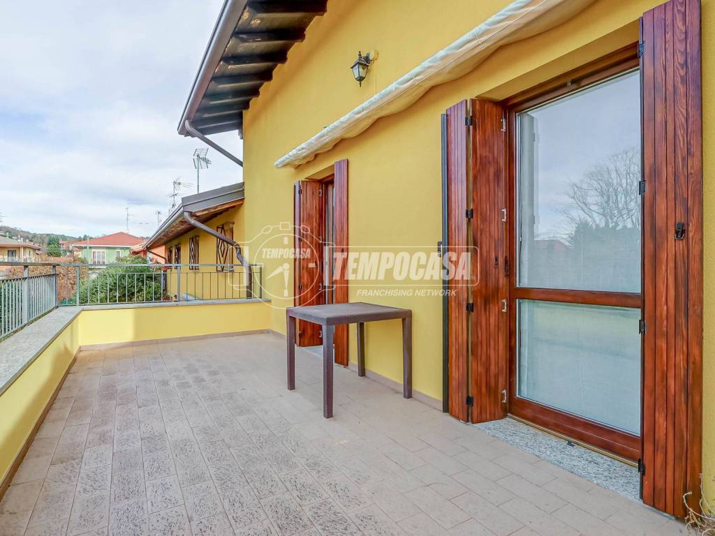 Villetta a schiera a Vergiate in Via Pasquee - Foto 2