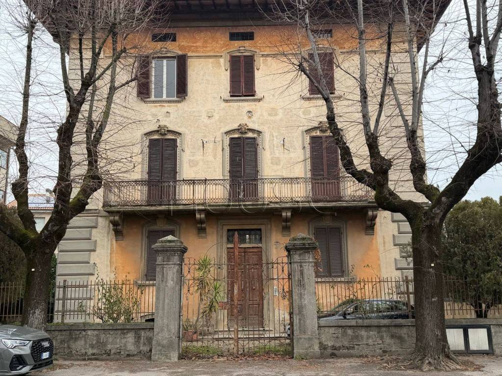 Appartamento a Città di castello in Viale Vittorio Veneto, Città di Castello, Perugia, Umbria, 06012, Italia - Foto 2