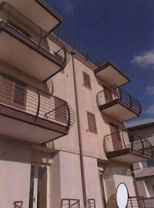 Palazzo / stabile a Ginosa in Viale Ionio, 401 - Foto 4