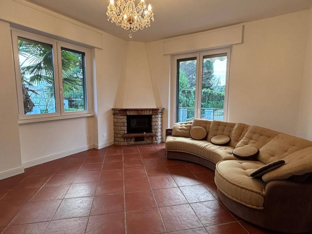 Villa a Saronno in Via G. B. Busnelli - Foto 2