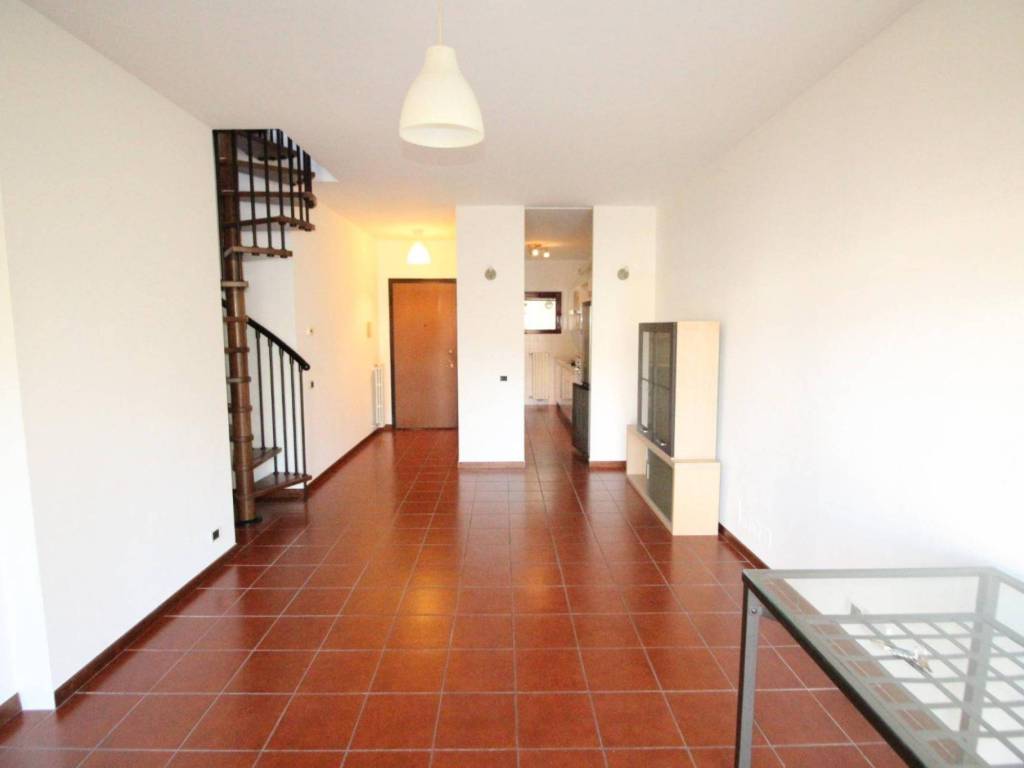 Appartamento a Lomazzo in Via Monte Cervino, 15 - Foto 2