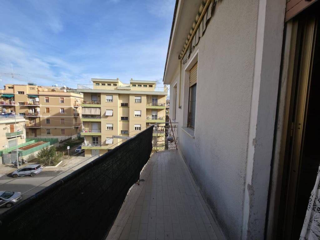 Appartamento a Civitavecchia in Via Giotto, 8 - Foto 2