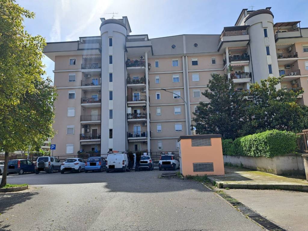 Attico / mansarda a Caserta in Piazza Giuseppe Ungaretti - Foto 2