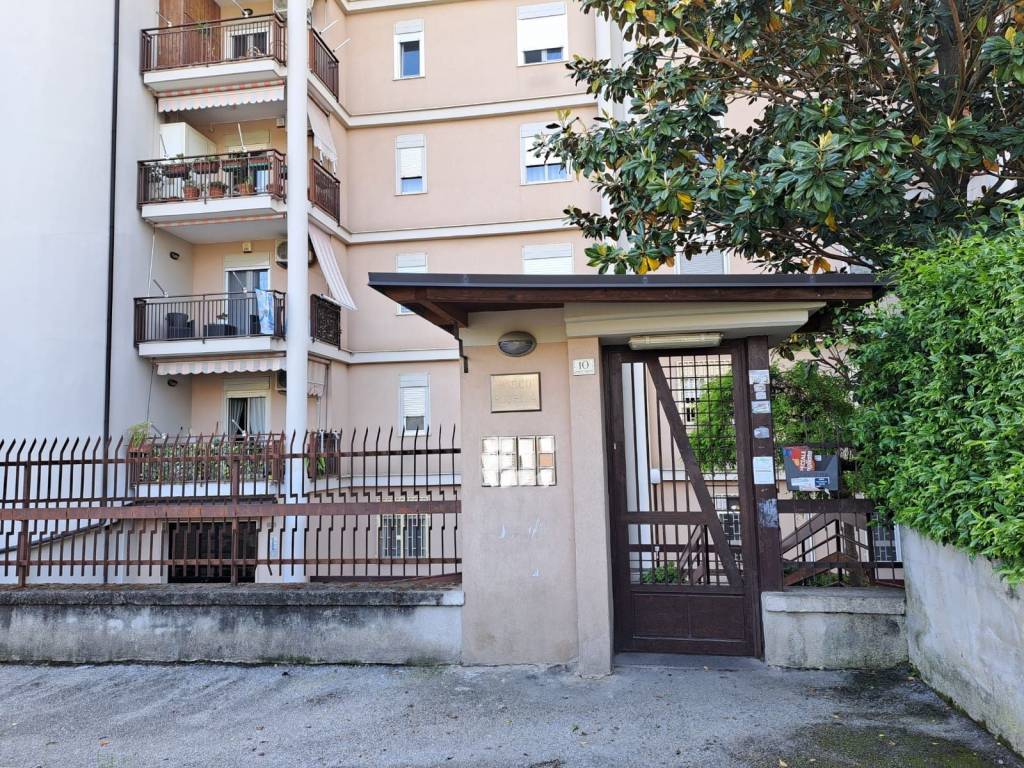 Attico / mansarda a Caserta in Piazza Giuseppe Ungaretti - Foto 3