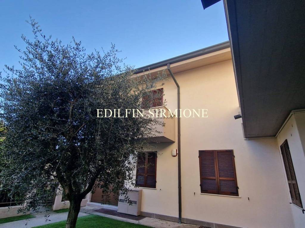 Appartamento a Sirmione in Via Case Nuove, 17 - Foto 2